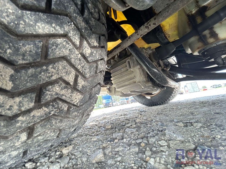 2015-toro-multi-pro-1750-175-gallon-turf-sprayer-cart-image-14