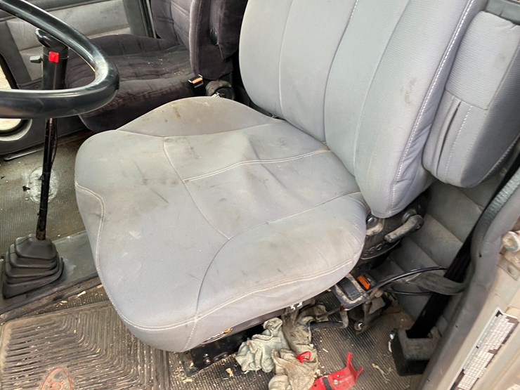 peterbilt-357-image-29