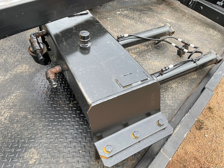 #3343-•-18'6"-rollback-bed-with-car-lift-attachment-image-9