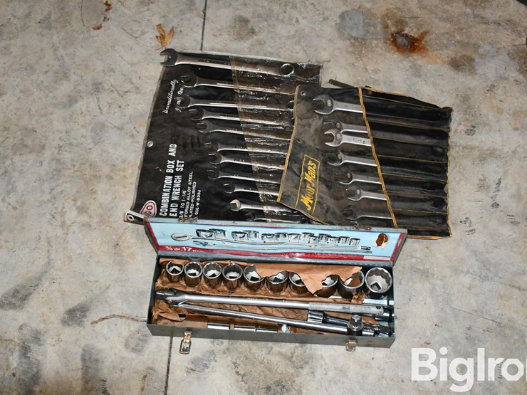 wrench-sets-and-socket-set-image-4