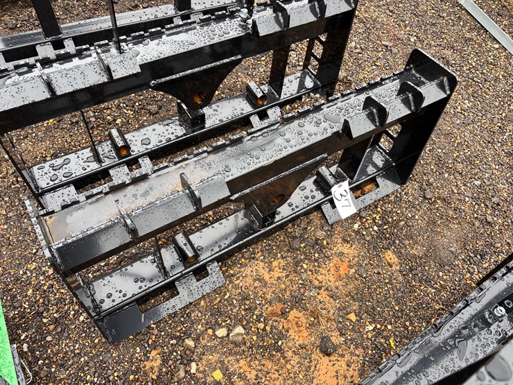 #37-•-skid-steer-pallet-fork/hay-spear-frame-image-1
