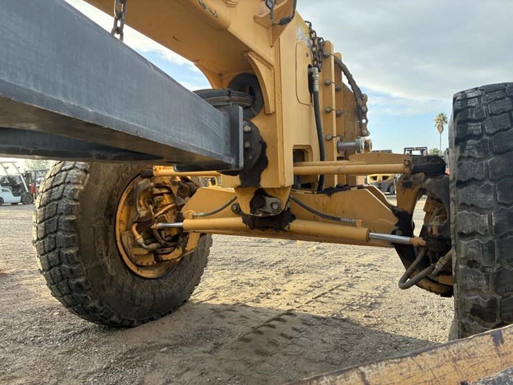 2008-deere-772d-image-8