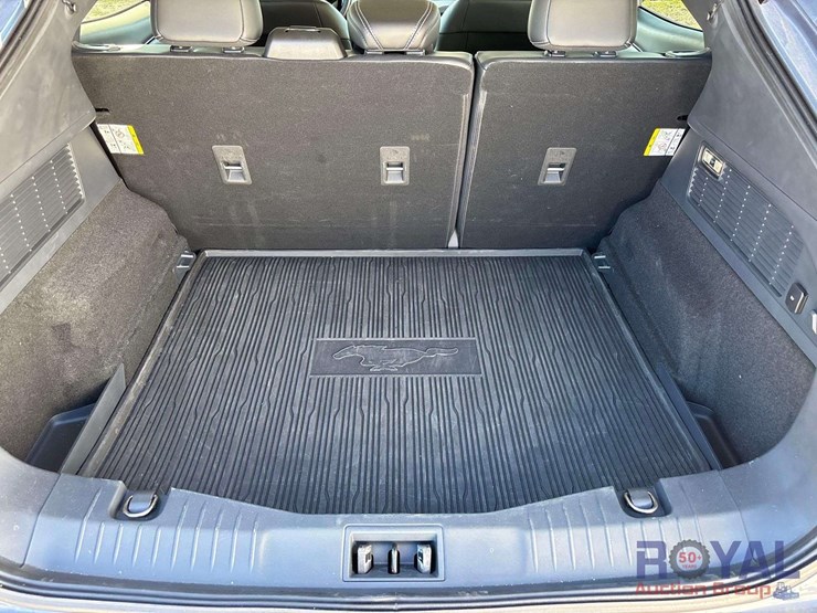 2021-ford-mustang-mach-e-image-26