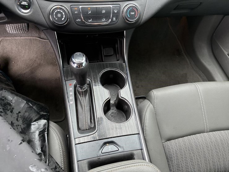 2019-chevrolet-impala-sedan-image-13