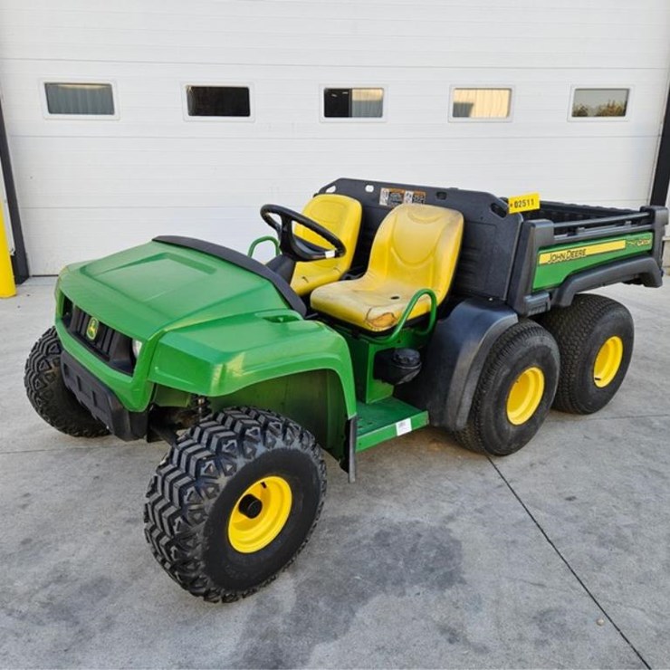 JOHN DEERE GATOR