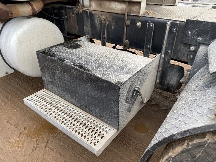 peterbilt-357-image-24