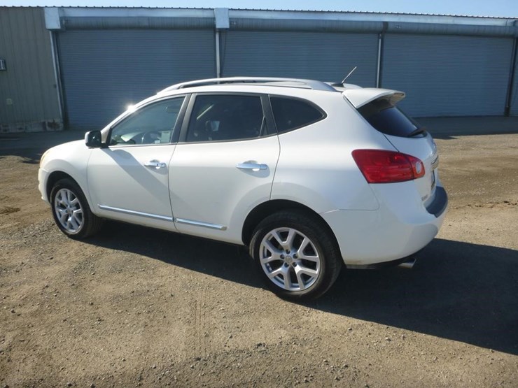 2011-nissan-rogue-image-4