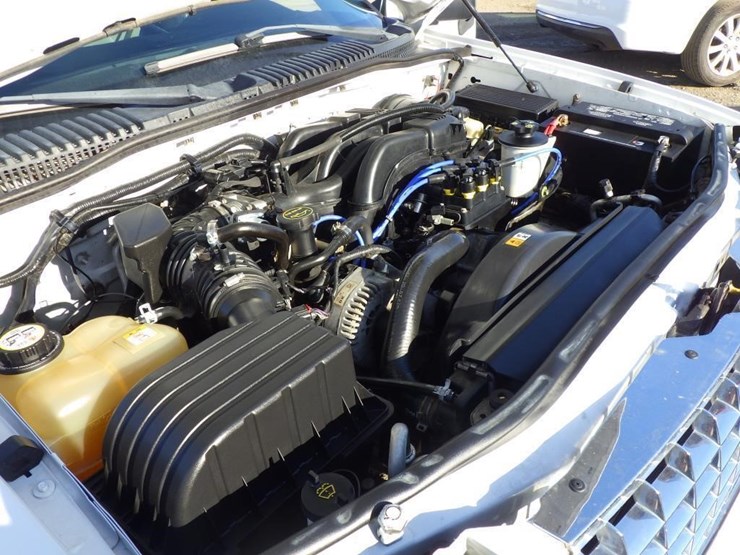 2004-ford-explorer-image-12