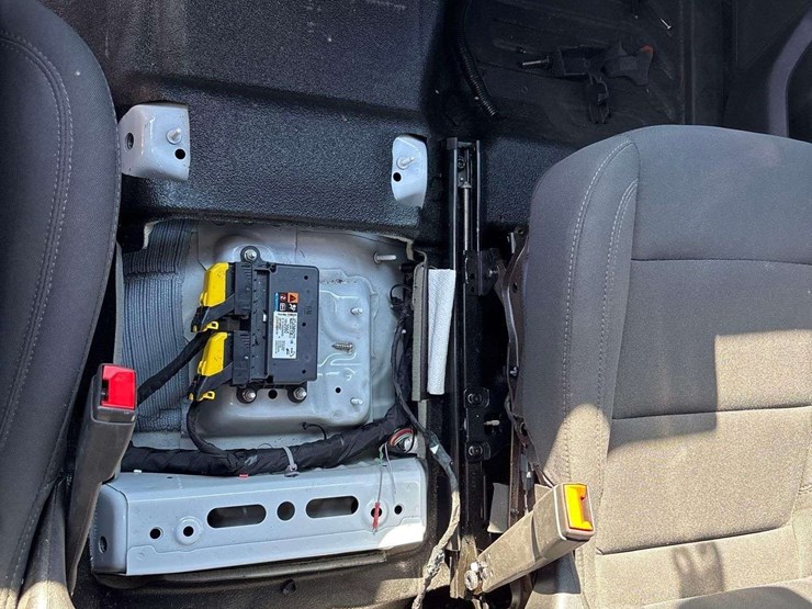 2023-chevrolet-tahoe-image-21