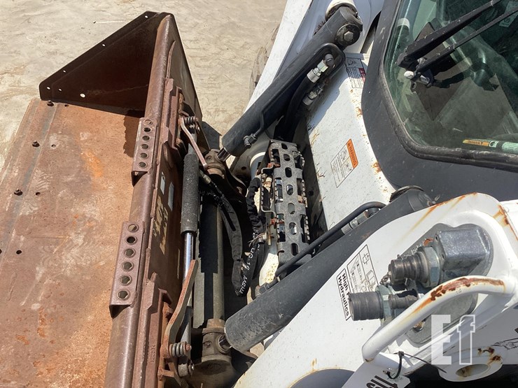 2017-bobcat-s740-image-10