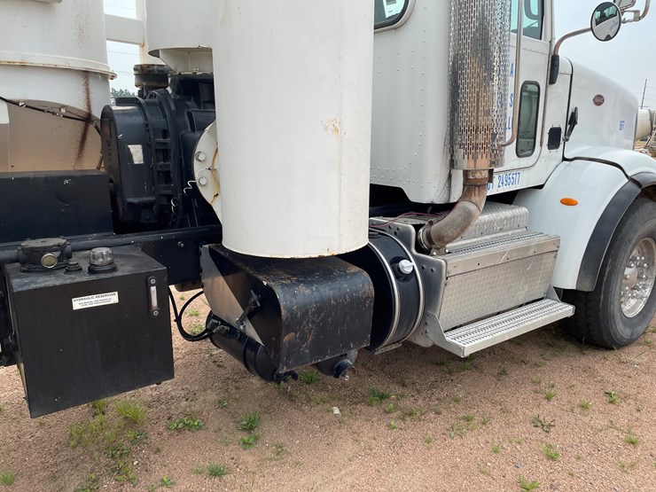 2011-peterbilt-365-image-54