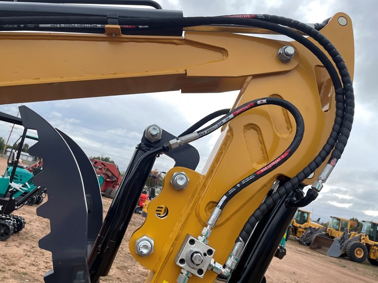 #1796-•-agt-mx20r-mini-excavator-image-21