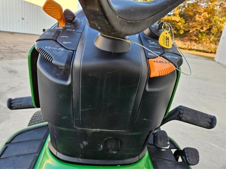 john-deere-x300-image-19