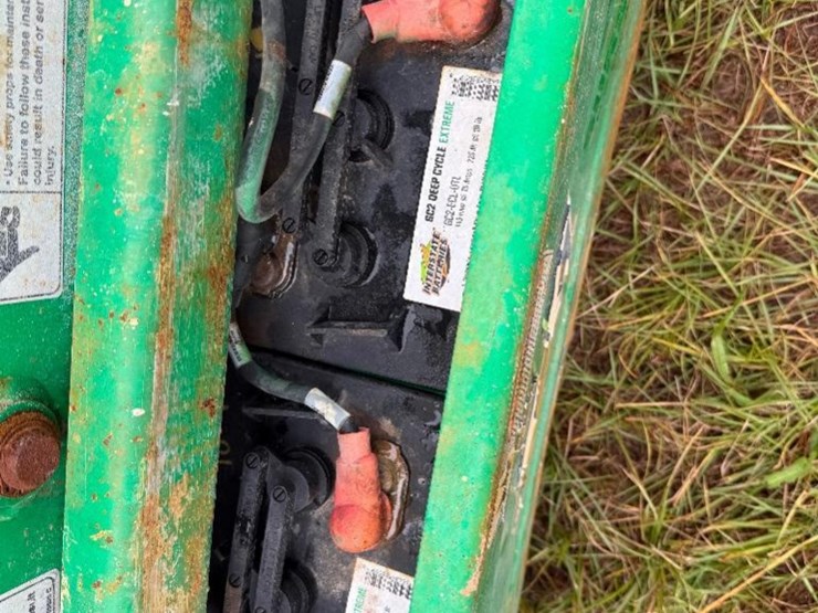 jlg-scissor-lift-image-8