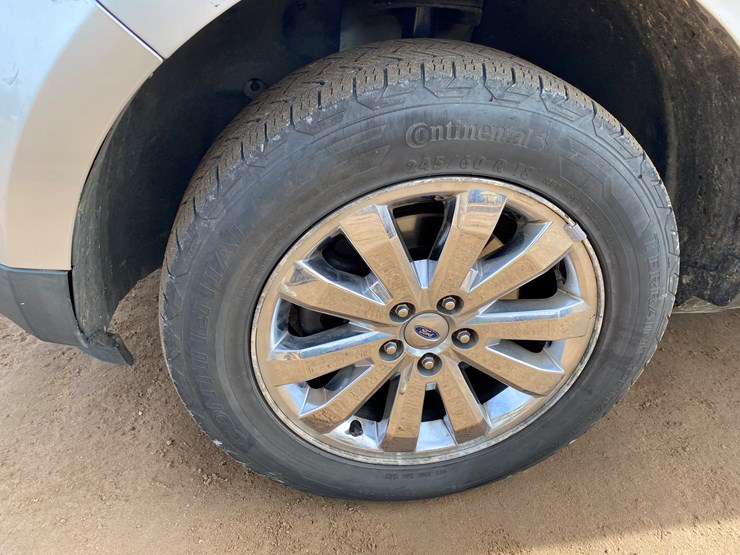 2010-ford-edge-image-17