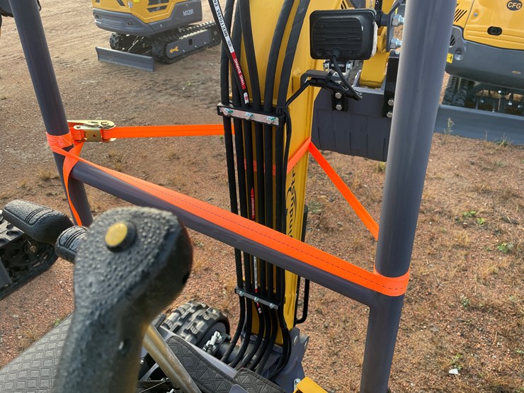 #1793-•-agt-mx20r-mini-excavator-image-14