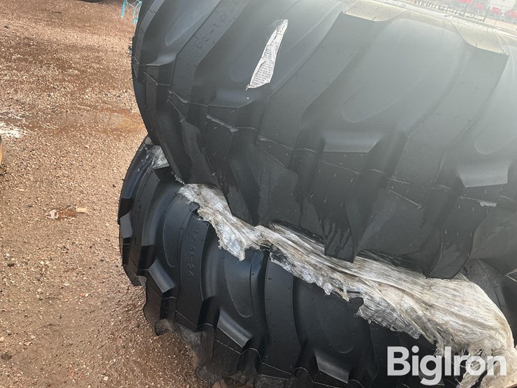 titan-industrial-tractor-lug-17.5l-24-tractor-tires-image-15