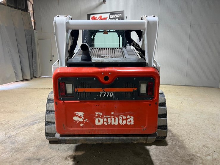 2023-bobcat-t770-image-4