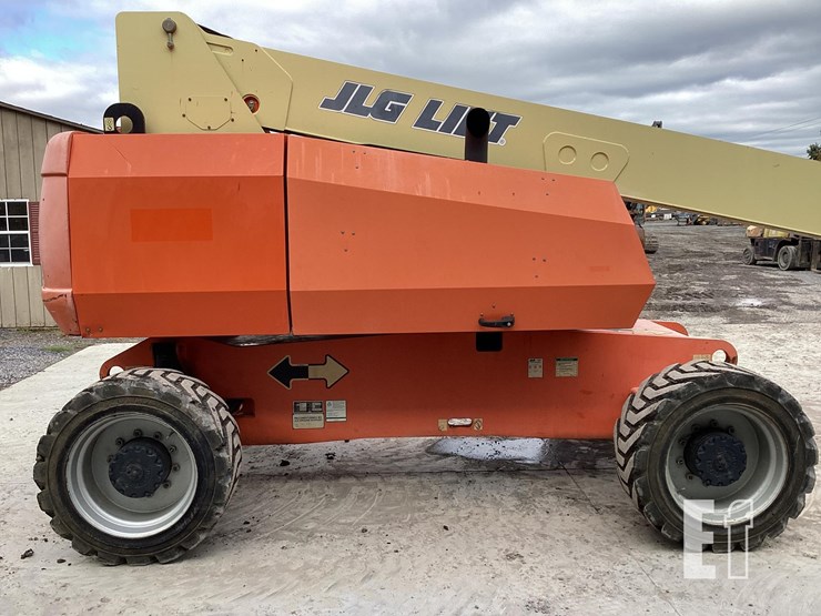2008-jlg-800s-image-5
