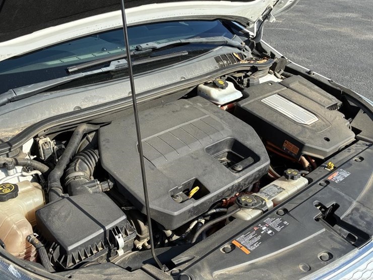 2014-chevrolet-volt-hatchback-image-10