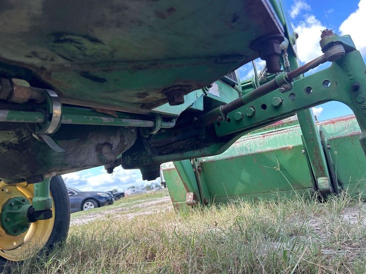 john-deere-2040-image-15