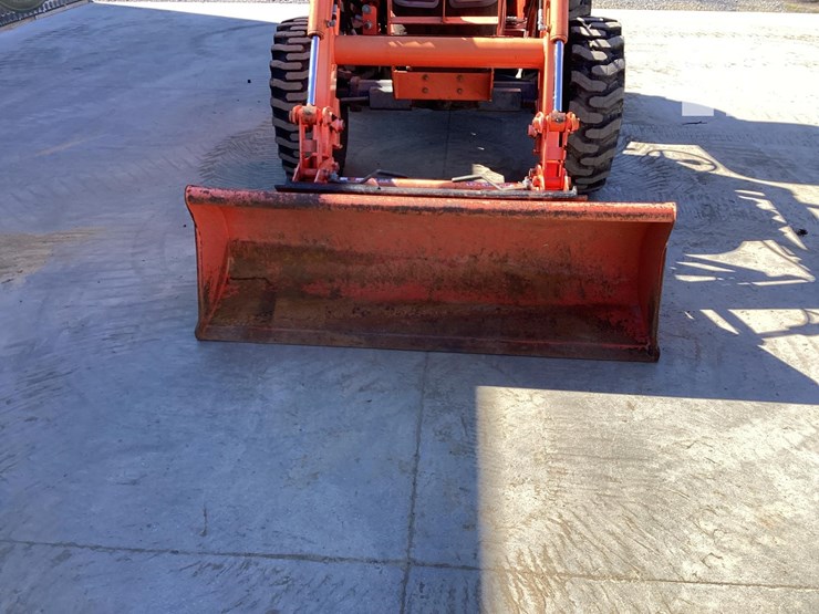 2007-kubota-m6040dt-image-9