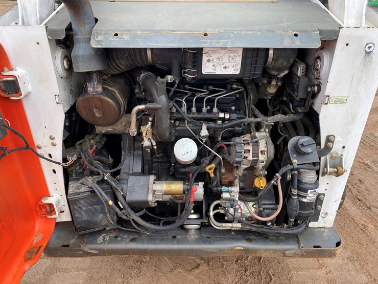 2014-bobcat-t650-image-15