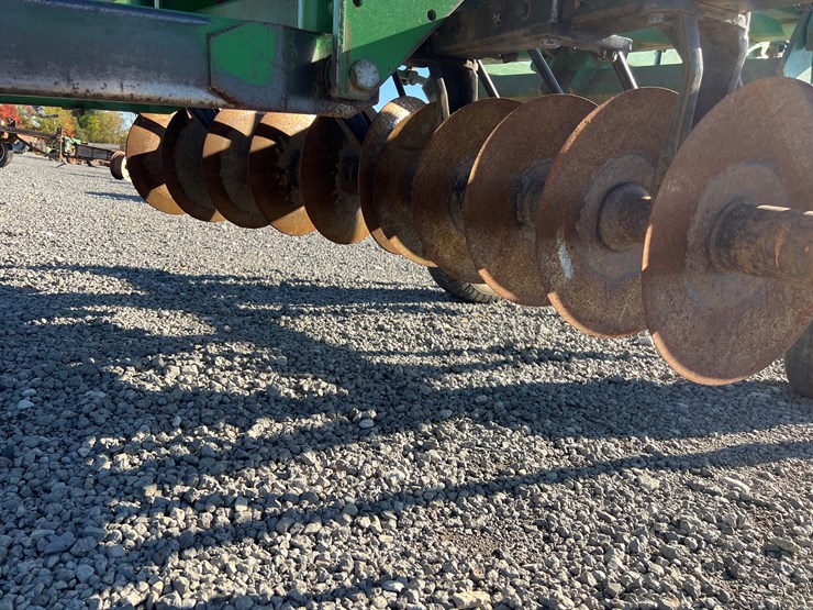 john-deere-710-image-3