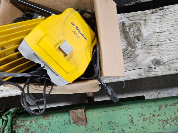 #2479-•-2002-trimble-5700-gps-reciever-image-15
