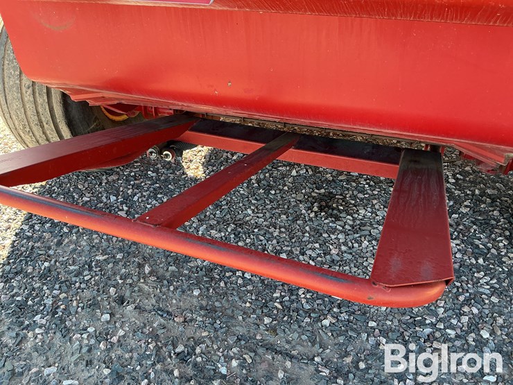 2014-new-holland-roll-belt-560-image-16