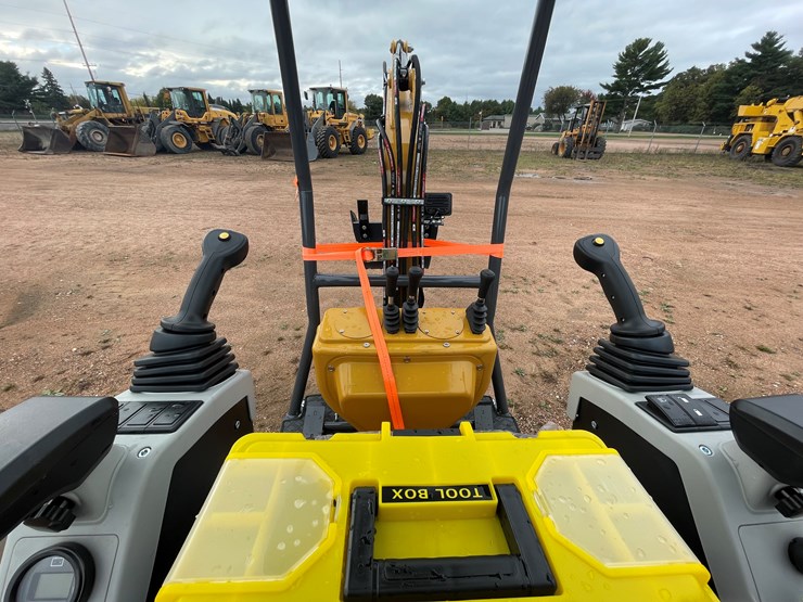 #1695-•-agt-mx12rx-mini-excavator-image-14