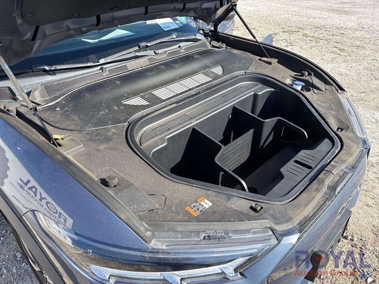 2021-ford-mustang-mach-e-image-8