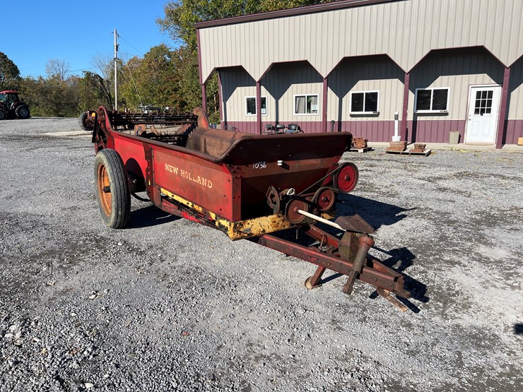 new-holland-327-image-1