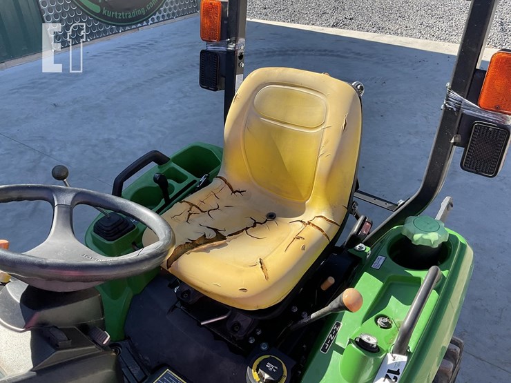 2014-john-deere-1023e-image-12
