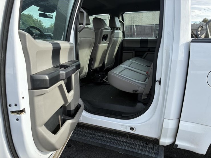 2020-ford-f150-image-9