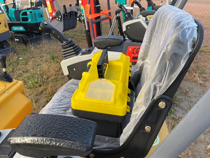 #1691-•-agt-mx12rx-mini-excavator-image-17