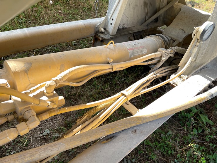 #3372-•-mcneilus-cement-mixer-drum-with-chutes-and-controls-image-12