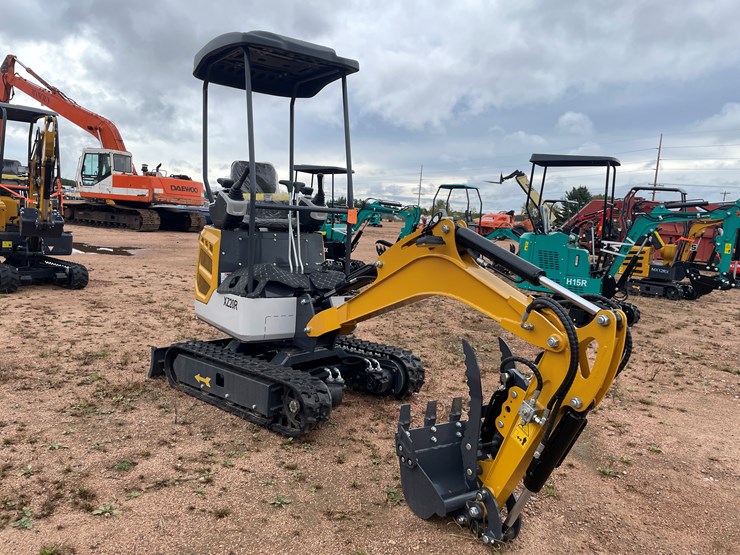 #1791-•-agt-xz20r-mini-excavator-image-3