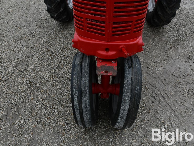 1951-farmall-m-2wd-tractor-image-14