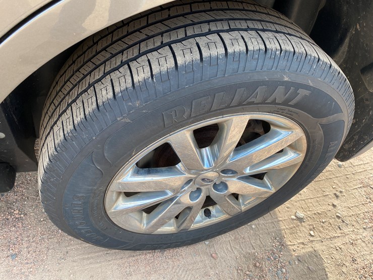 2013-ford-edge-image-53