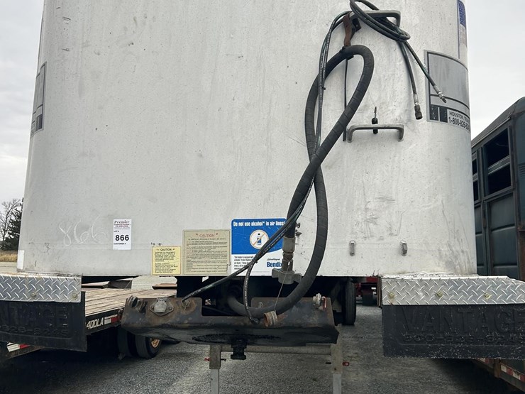 2002-vantage-39-ft-image-3