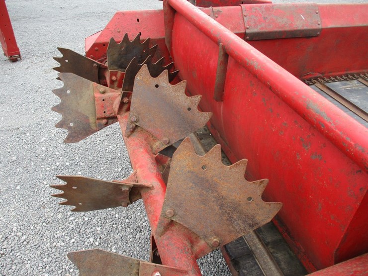 new-holland-155-image-6