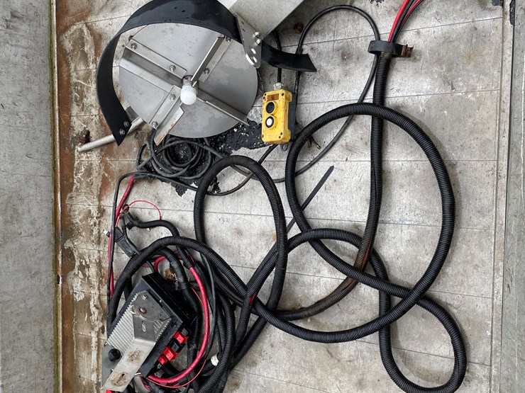 #3342-•-truck-craft-d-icer-stainless-salter/-sander-box-image-9