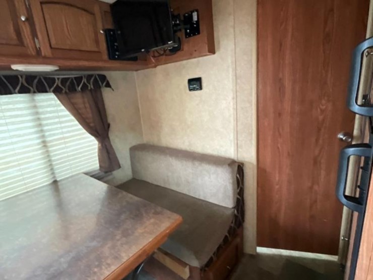 2015-forest-river-flagstaff-microlite-camper-image-32