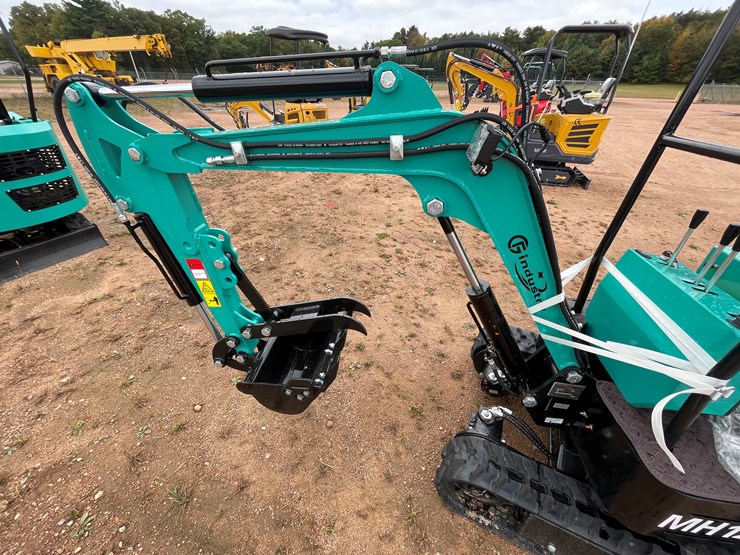 #1696-•-agt-mh12rx-mini-excavator-image-8