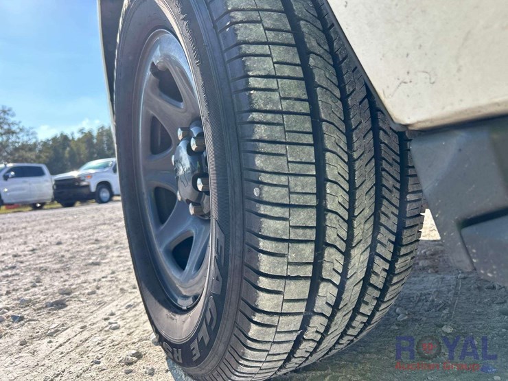 2018-chevrolet-tahoe-image-25