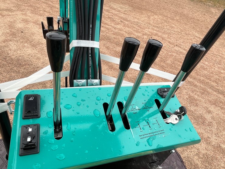 #1697-•-agt-mh12rx-mini-excavator-image-17