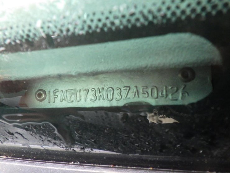 2003-ford-explorer-image-15