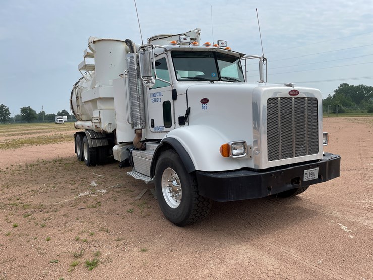 2011-peterbilt-365-image-3