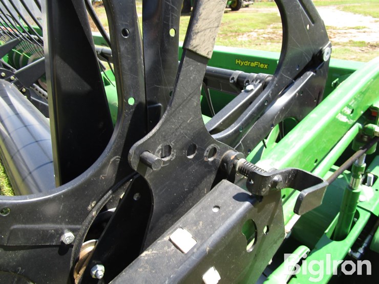 2018-john-deere-625f-image-15